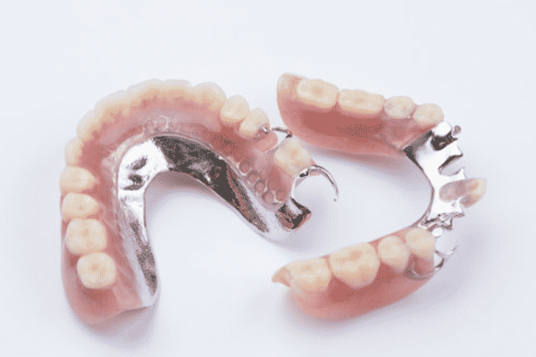 Rodzaje protez zębowych Medical Dent
